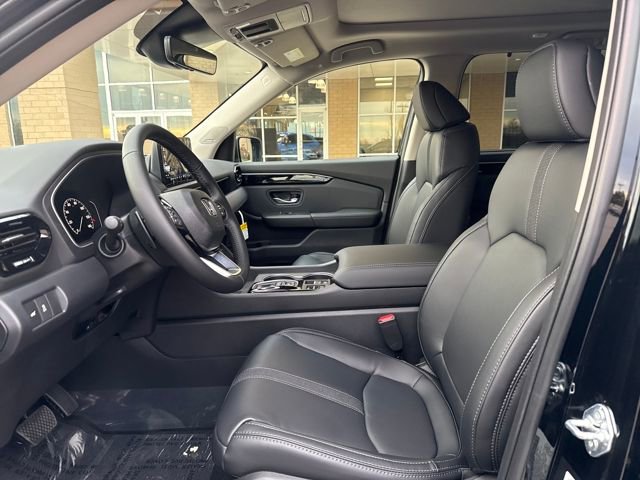 New 2025 Honda Pilot Touring image 8