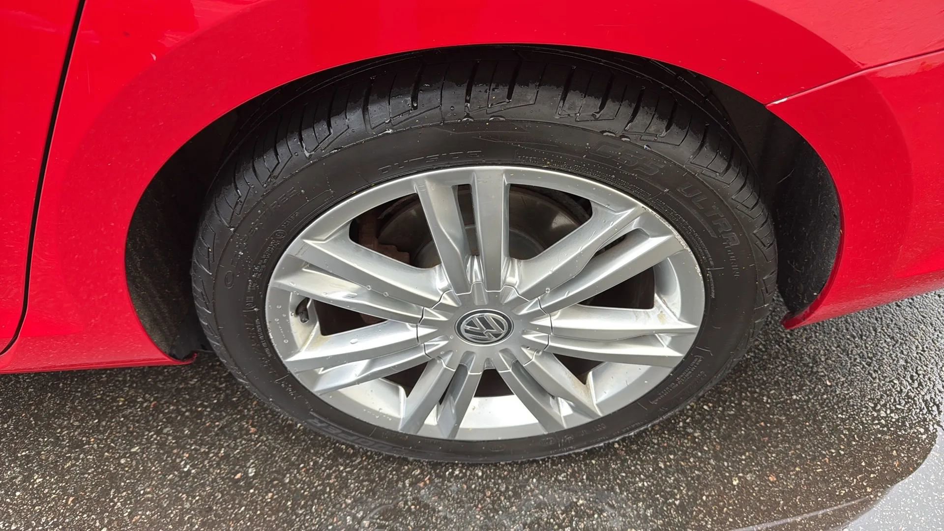 Used 2016 Volkswagen Golf Limited Edition image 9