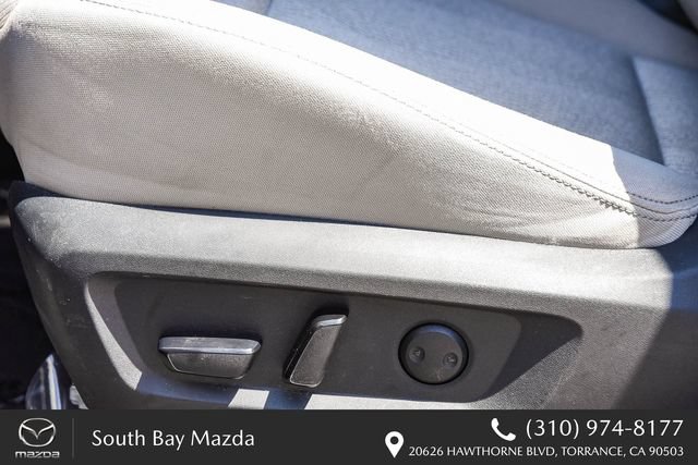 Used 2025 Nissan Rogue SV FWD image 23