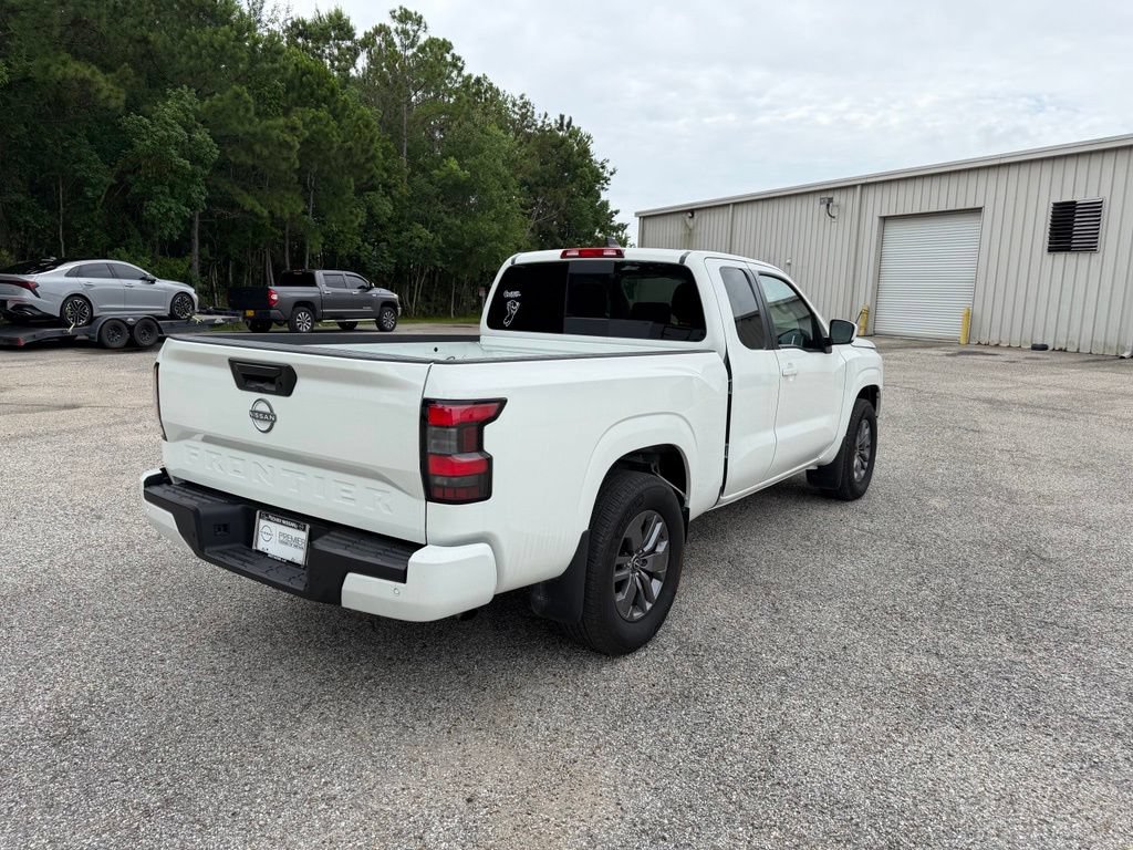 Used 2025 Nissan Frontier SV RWD image 7