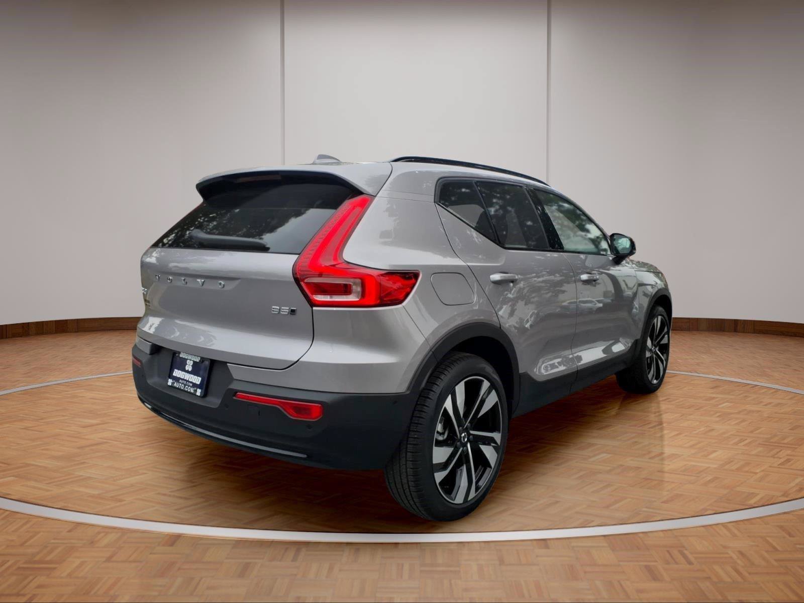 New 2026 Volvo XC40 B5 Plus w/ Climate Package AWD/4WD image 6