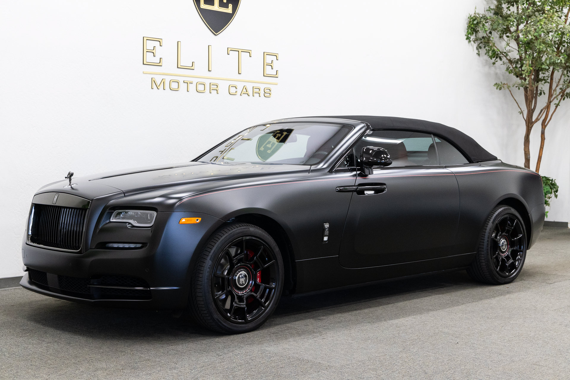 Used 2020 Rolls-Royce Dawn RWD image 25