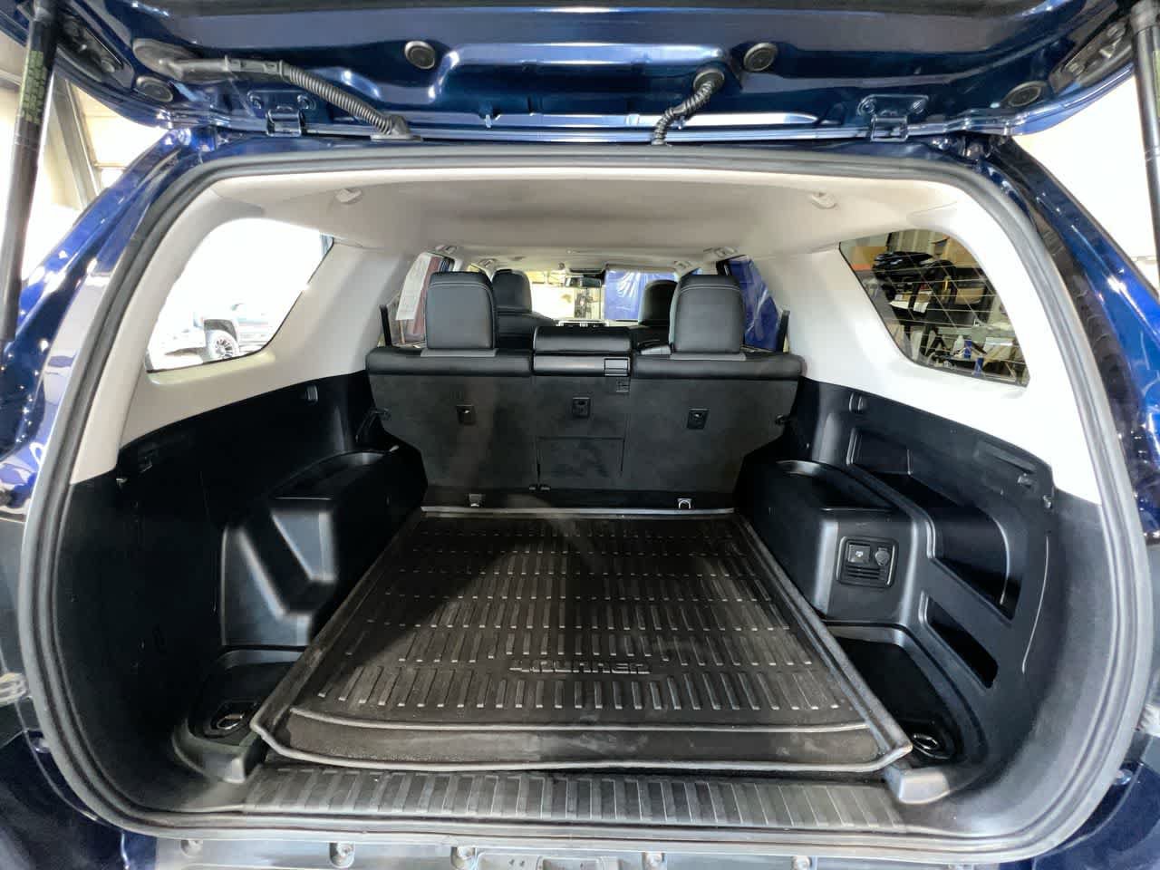 Used 2022 Toyota 4Runner SR5 Premium w/ Moonroof Package AWD/4WD image 25