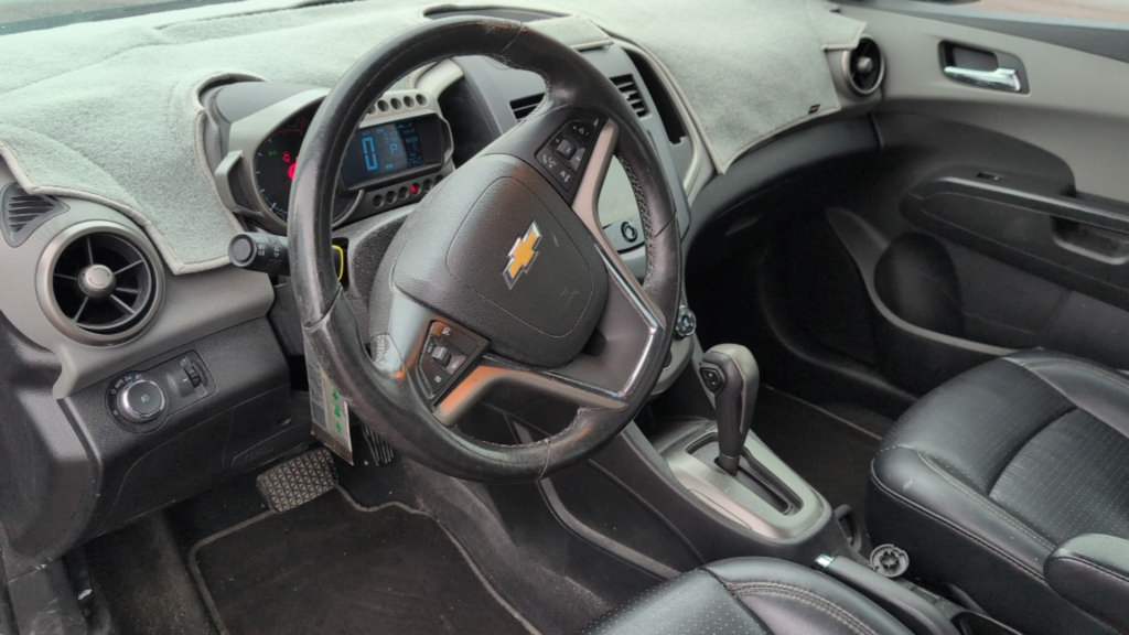 Used 2013 Chevrolet Sonic LTZ FWD image 9
