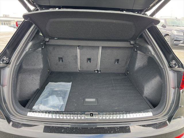 Certified 2025 Audi Q3 2.0T Premium w/ Convenience Package image 7