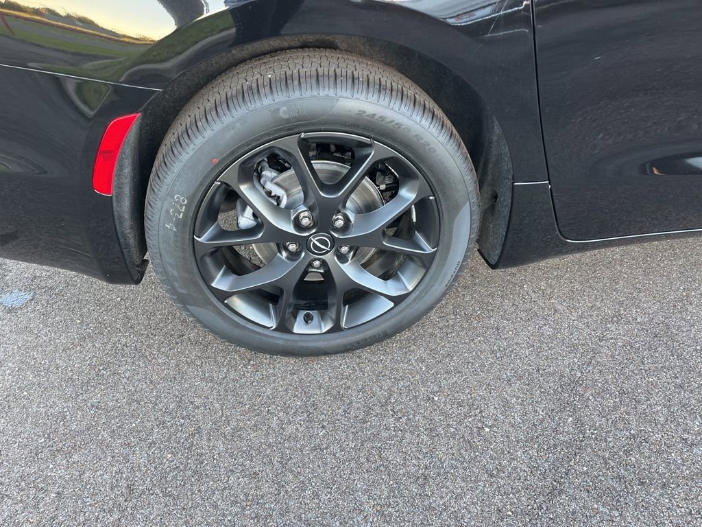 New 2026 Chrysler Pacifica Select w/ S Appearance Package image 60