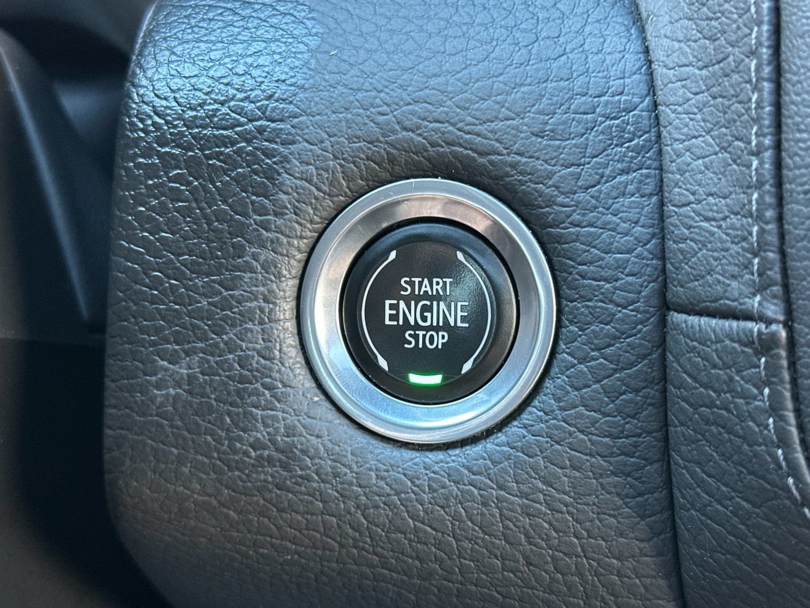 Used 2023 GMC Yukon XL Denali AWD/4WD image 27