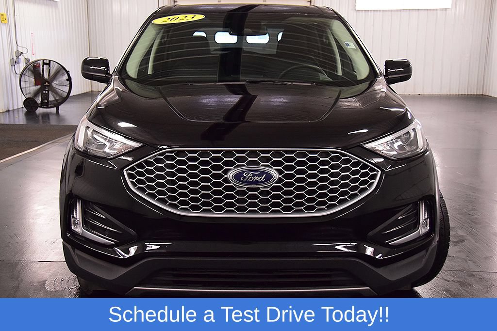 Used 2023 Ford Edge SEL w/ Convenience Package AWD/4WD image 2