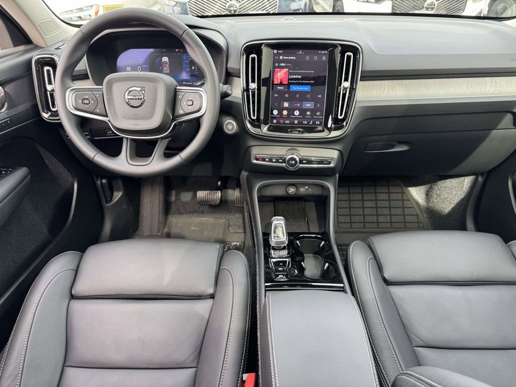 Certified 2026 Volvo XC40 B5 Plus w/ Protection Package Premier image 11