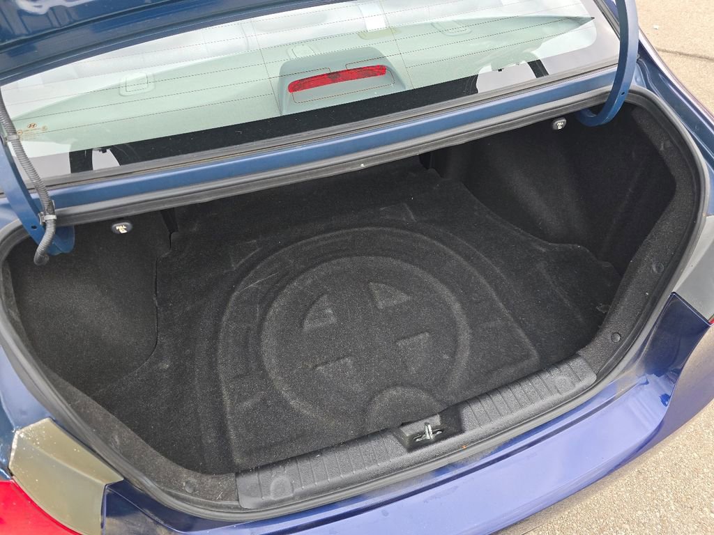 Used 2010 Hyundai Elantra GLS image 13