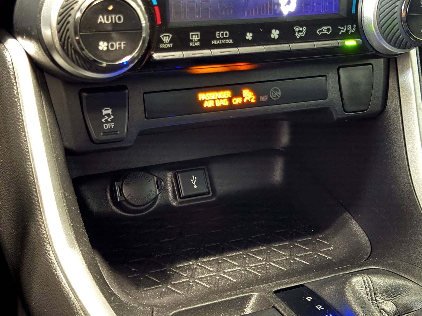 Used 2021 Toyota RAV4 XLE image 21