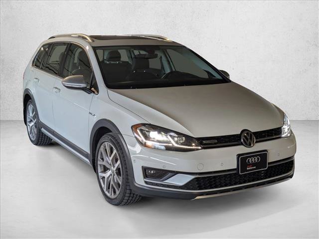 Used 2018 Volkswagen Golf S image 3