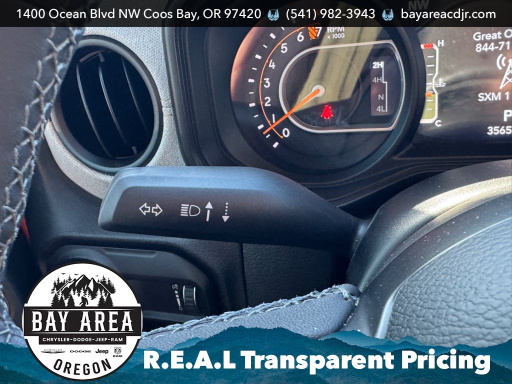 Used 2025 Jeep Gladiator Sport AWD/4WD image 19