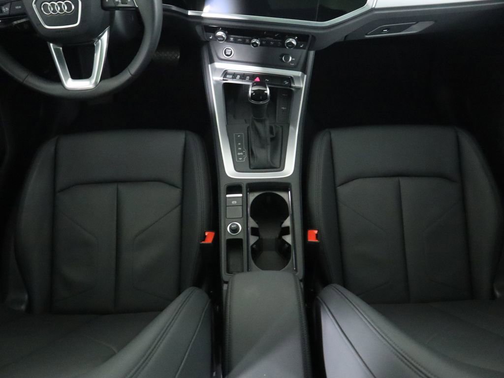 Certified 2025 Audi Q3 2.0T Premium w/ Convenience Package image 16