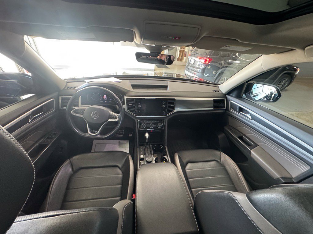 Used 2022 Volkswagen Atlas SEL Premium image 17