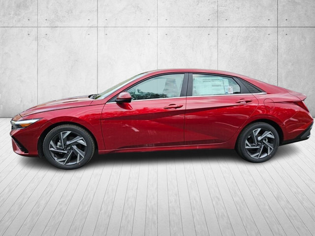 Certified 2025 Hyundai Elantra SEL FWD image 3