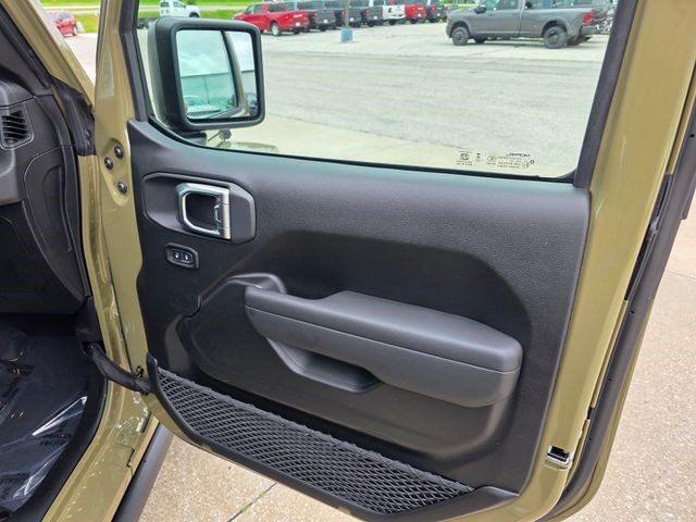 New 2026 Jeep Gladiator Sport AWD/4WD image 16