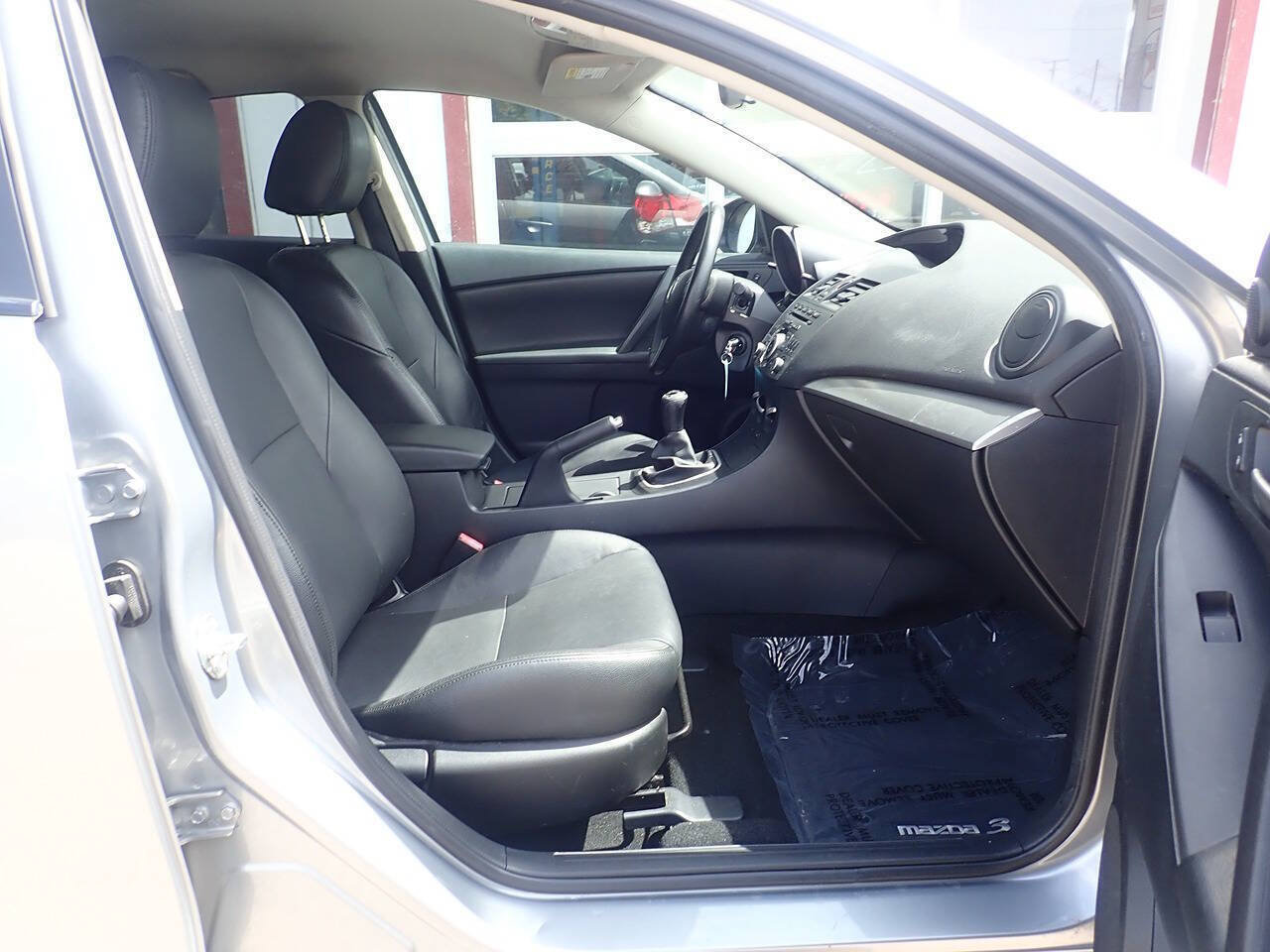 Used 2012 MAZDA MAZDA3 i Touring FWD image 23