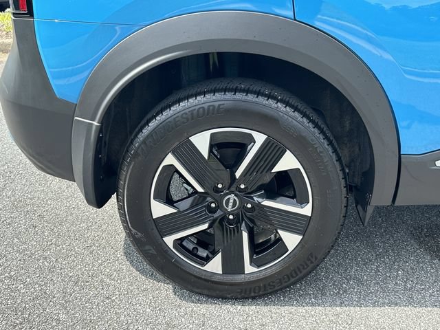 Certified 2025 Nissan Kicks SR FWD image 21