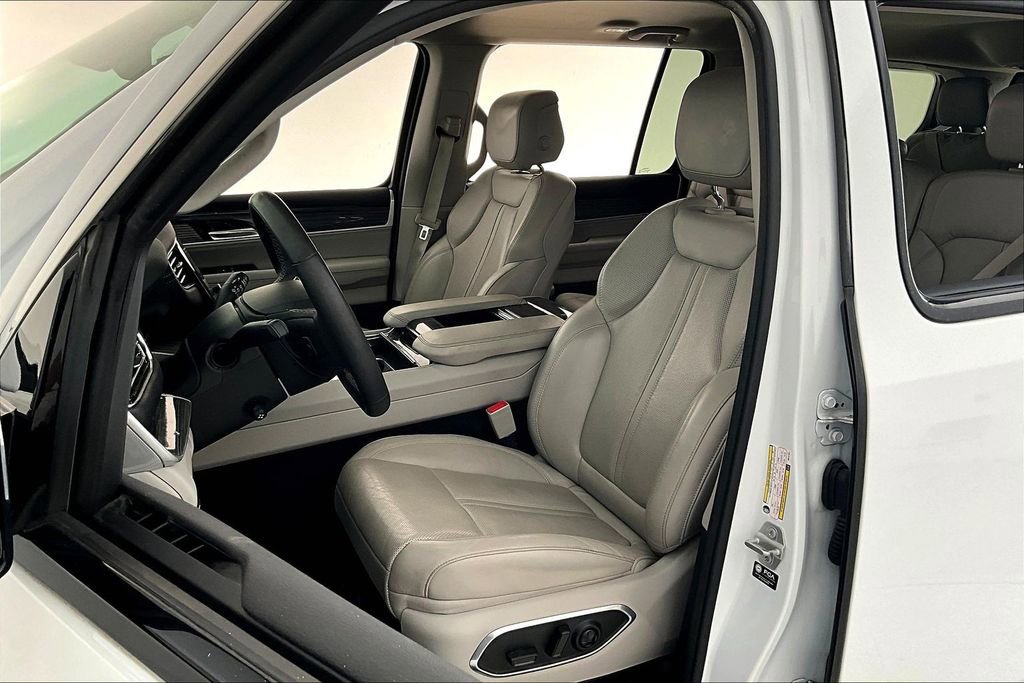 Used 2022 Jeep Wagoneer Series II image 32