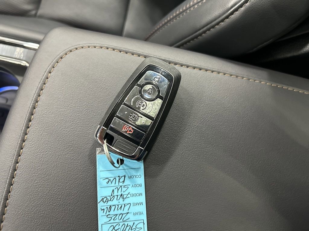 Used 2025 Lincoln Aviator Reserve w/ Equipment Group 201A image 24