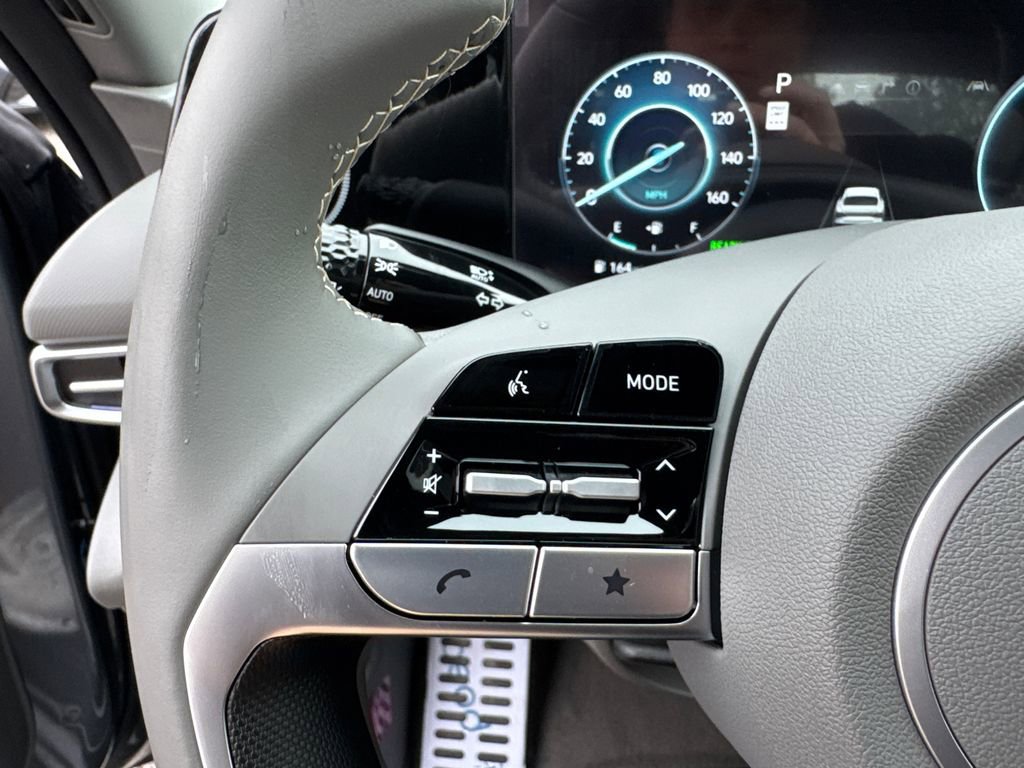 New 2025 Hyundai Elantra SEL image 14