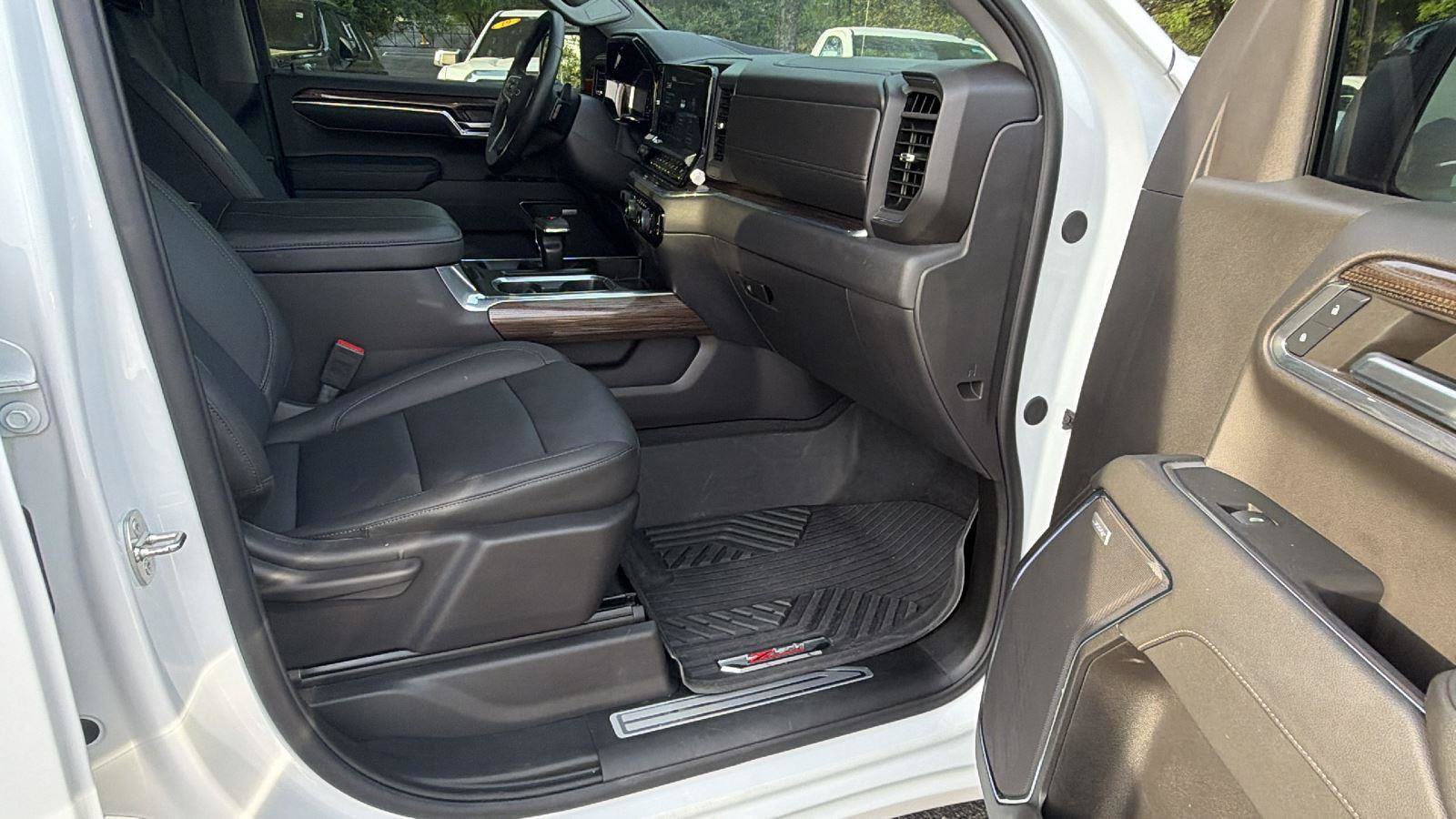 Used 2024 Chevrolet Silverado 1500 LT Trail Boss w/ Convenience Package II AWD/4WD image 15