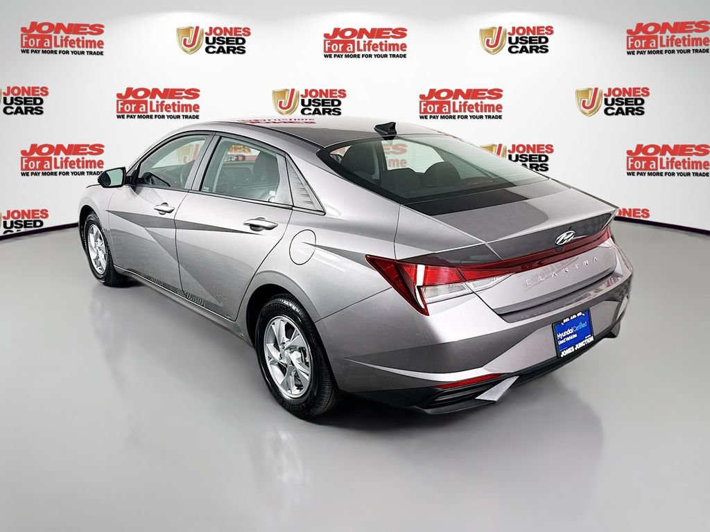 Certified 2023 Hyundai Elantra SE FWD image 2