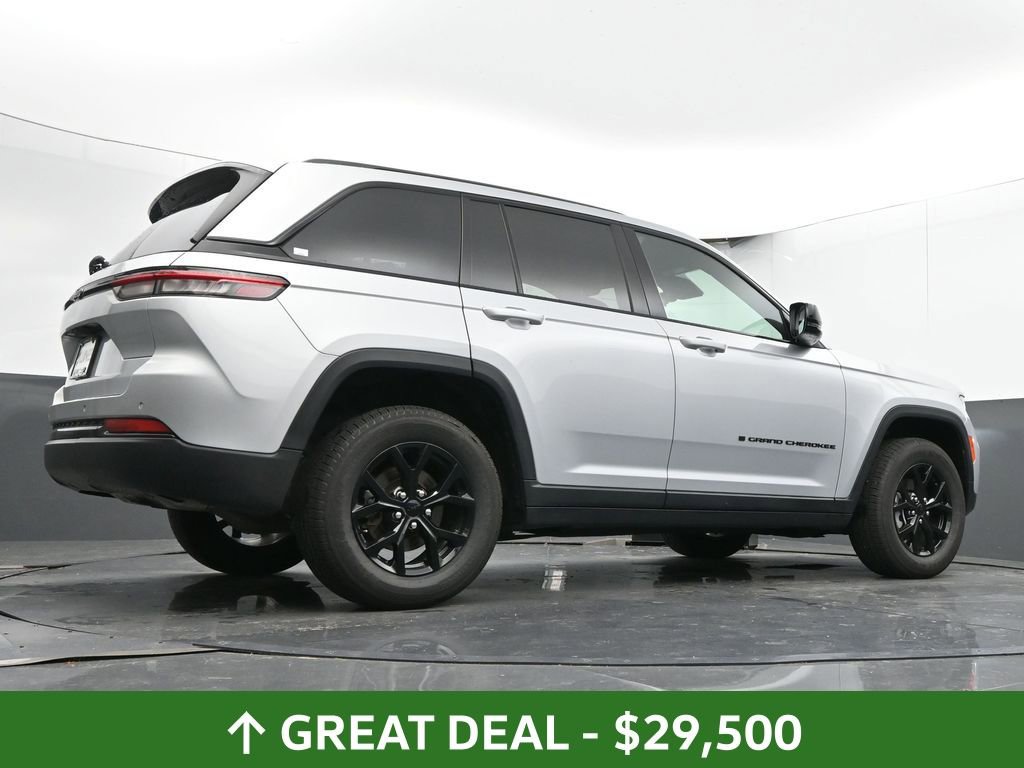 Used 2024 Jeep Grand Cherokee Altitude image 53