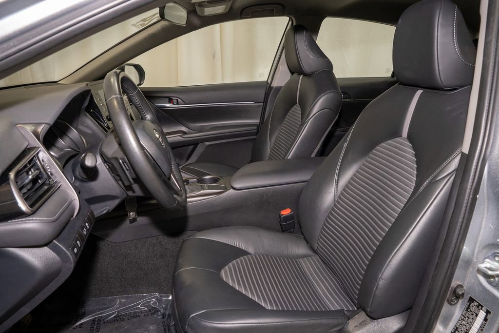Used 2024 Toyota Camry SE image 9
