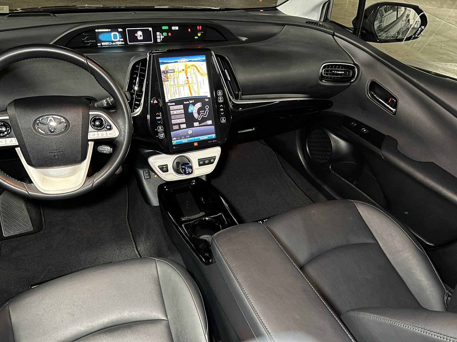 Used 2017 Toyota Prius Prime Premium image 37