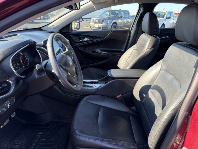 Used 2016 Chevrolet Malibu LT w/ Leather Package FWD image 9