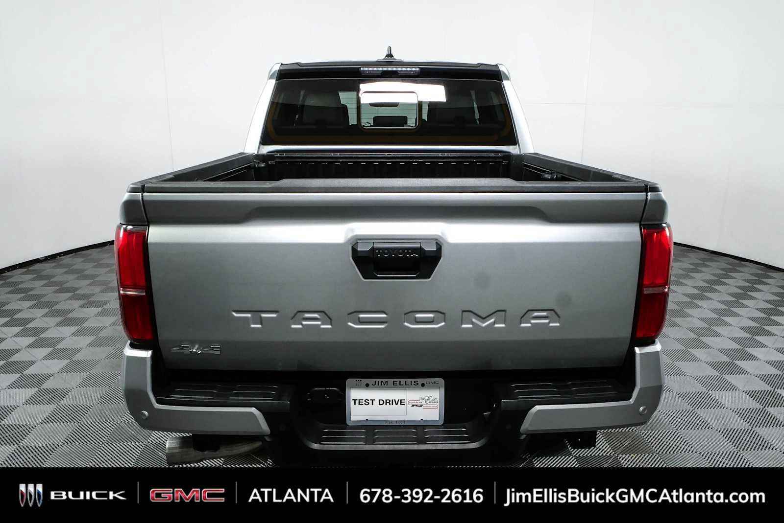 Used 2024 Toyota Tacoma SR5 AWD/4WD image 26