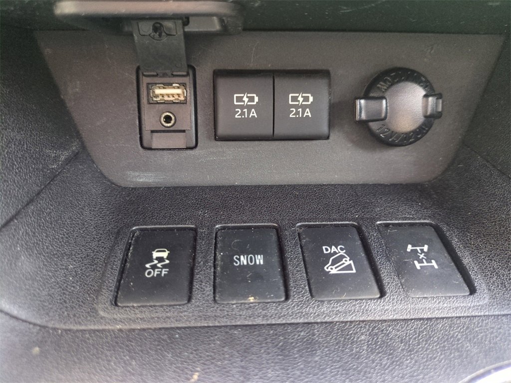 Used 2017 Toyota Highlander Limited image 23