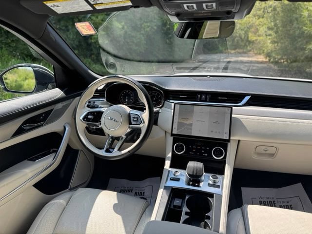 Certified 2025 Jaguar F-PACE R-Dynamic S AWD/4WD image 28