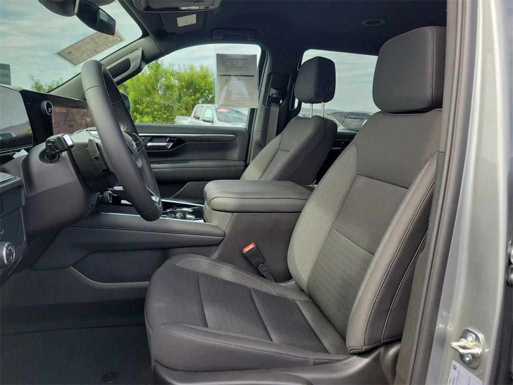 Used 2025 Chevrolet Tahoe LS image 25