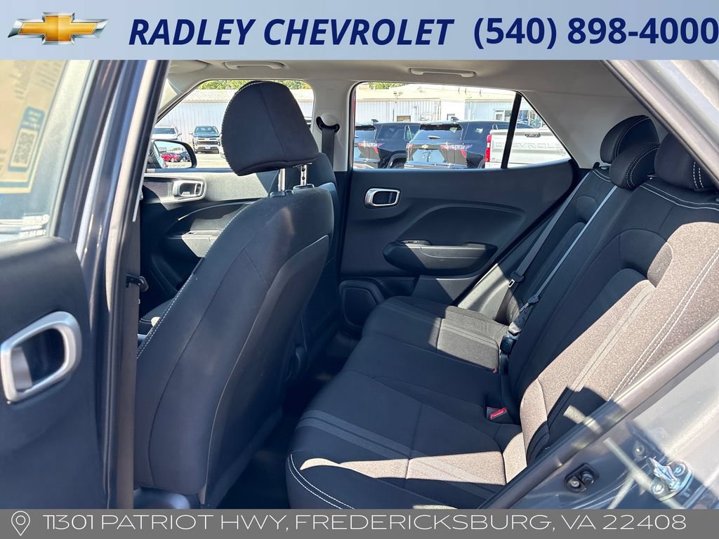 Used 2025 Hyundai Venue SEL FWD image 13