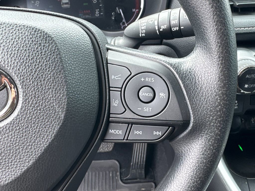 Used 2024 Toyota RAV4 XLE w/ Convenience Package image 28
