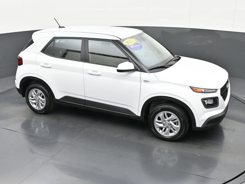 Certified 2025 Hyundai Venue SE image 24