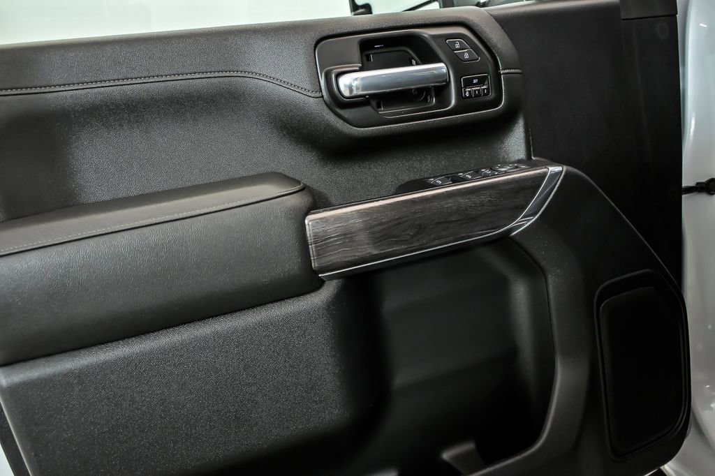 Used 2023 Chevrolet Silverado 2500 LTZ w/ LTZ Convenience Package image 10