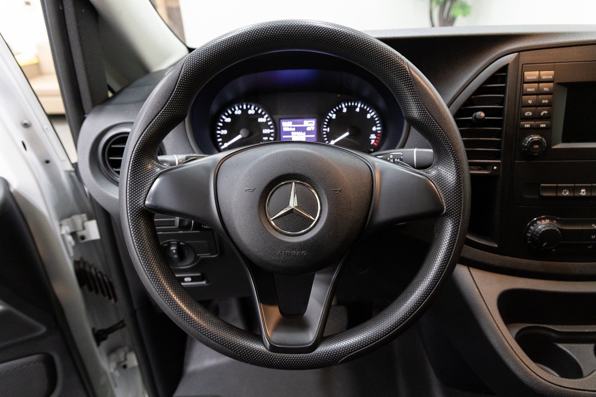 Used 2018 Mercedes-Benz Metris w/ Eco Stop/Start Package image 13