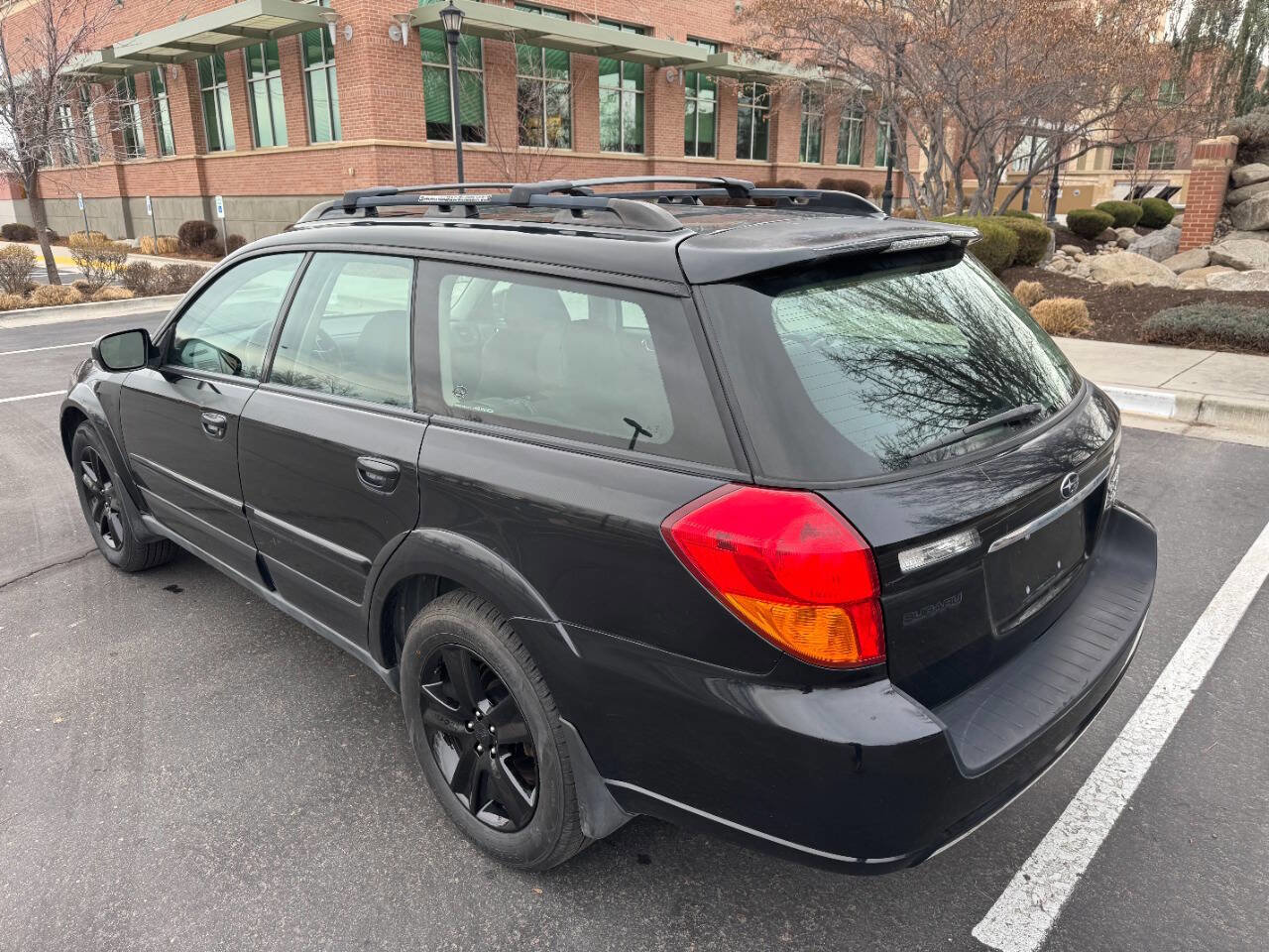 Used 2005 Subaru Outback 2.5XT Limited AWD/4WD image 8