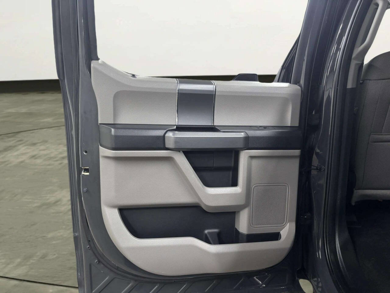 Used 2017 Ford F150 XLT w/ Equipment Group 302A Luxury image 13