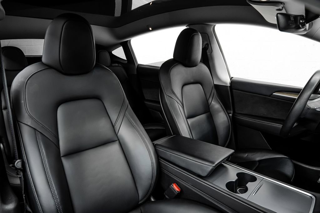 Used 2023 Tesla Model Y Long Range image 32