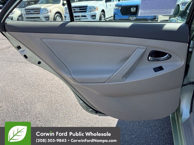 Used 2009 Toyota Camry Hybrid w/ Leather Pkg FWD image 26