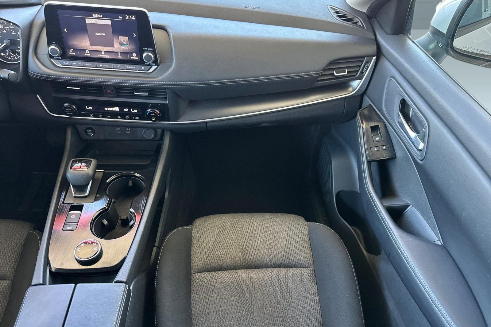 Used 2025 Nissan Rogue SV image 26