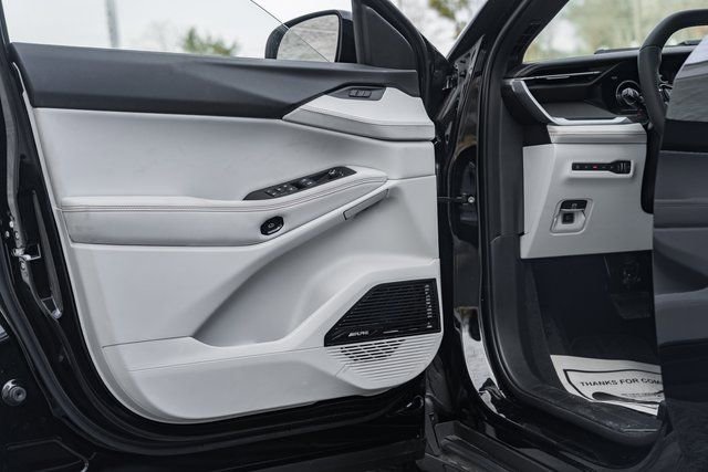 New 2026 Jeep Cherokee Overland image 48