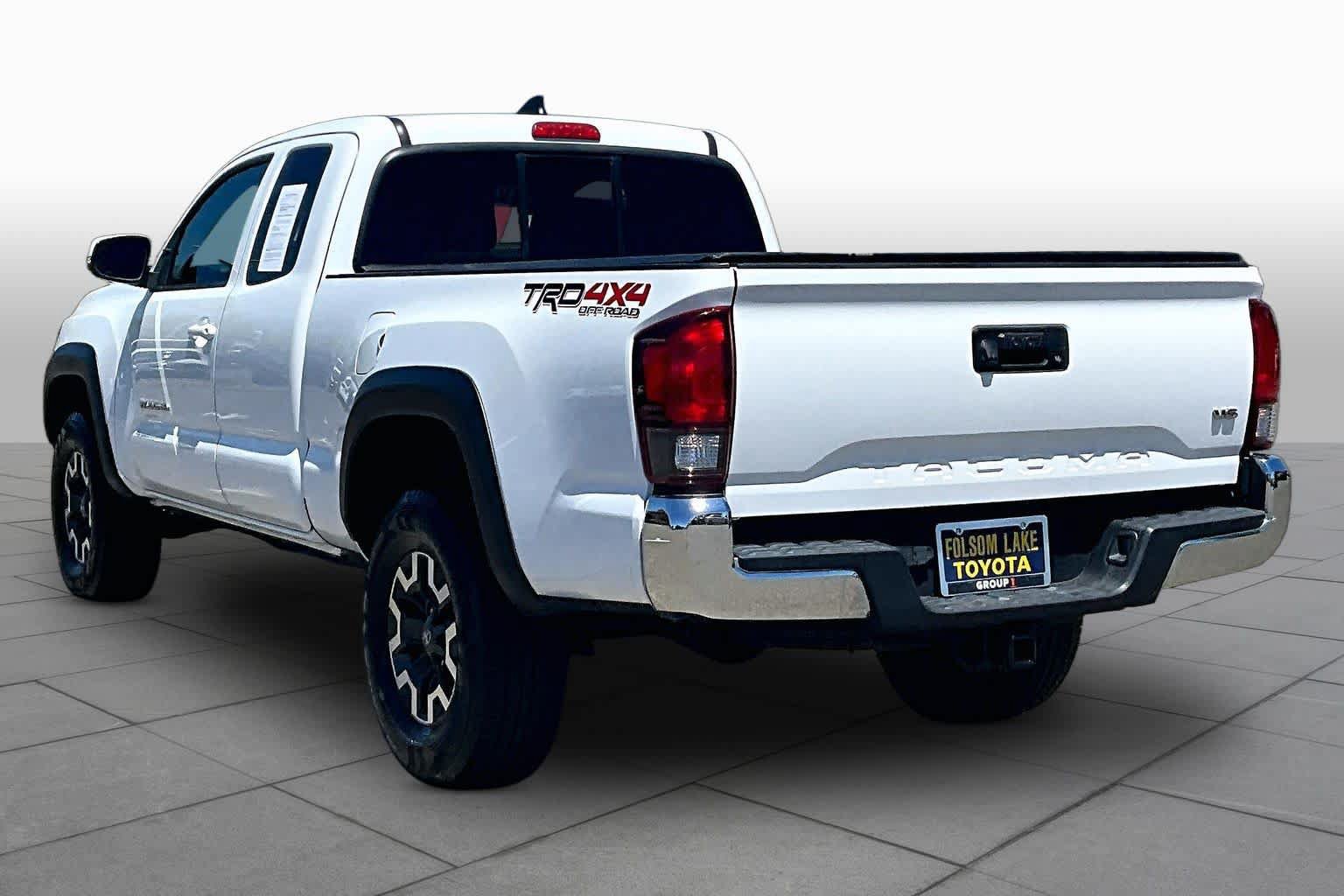 Certified 2019 Toyota Tacoma TRD Off-Road AWD/4WD image 11