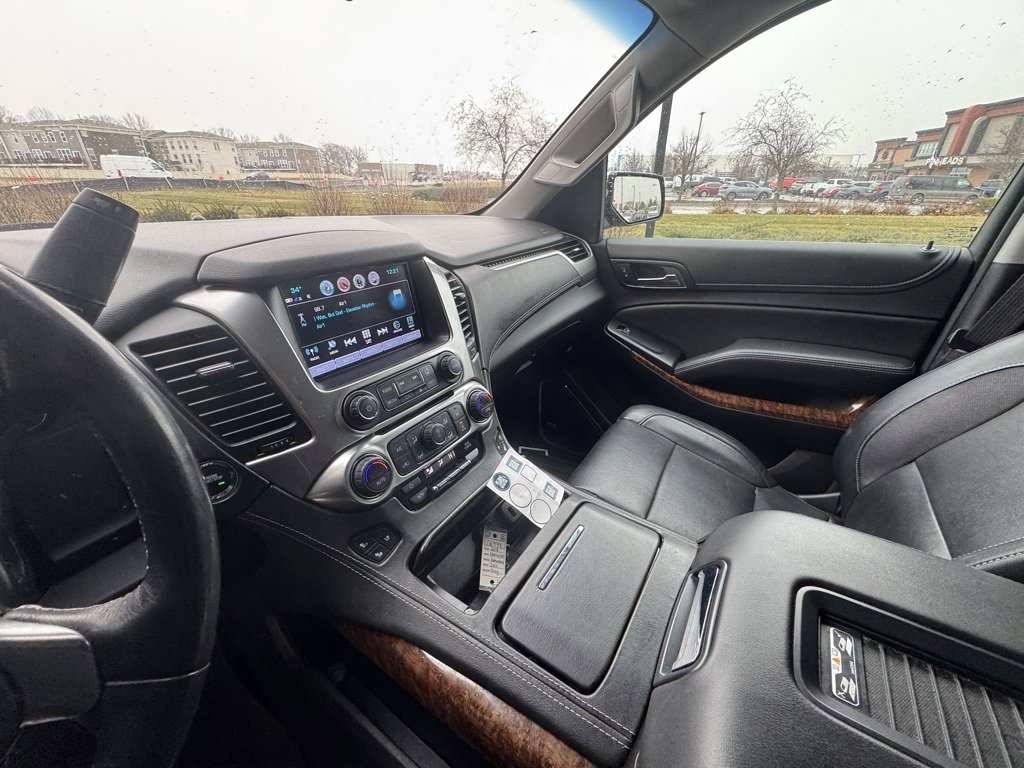 Used 2018 Chevrolet Suburban Premier image 10