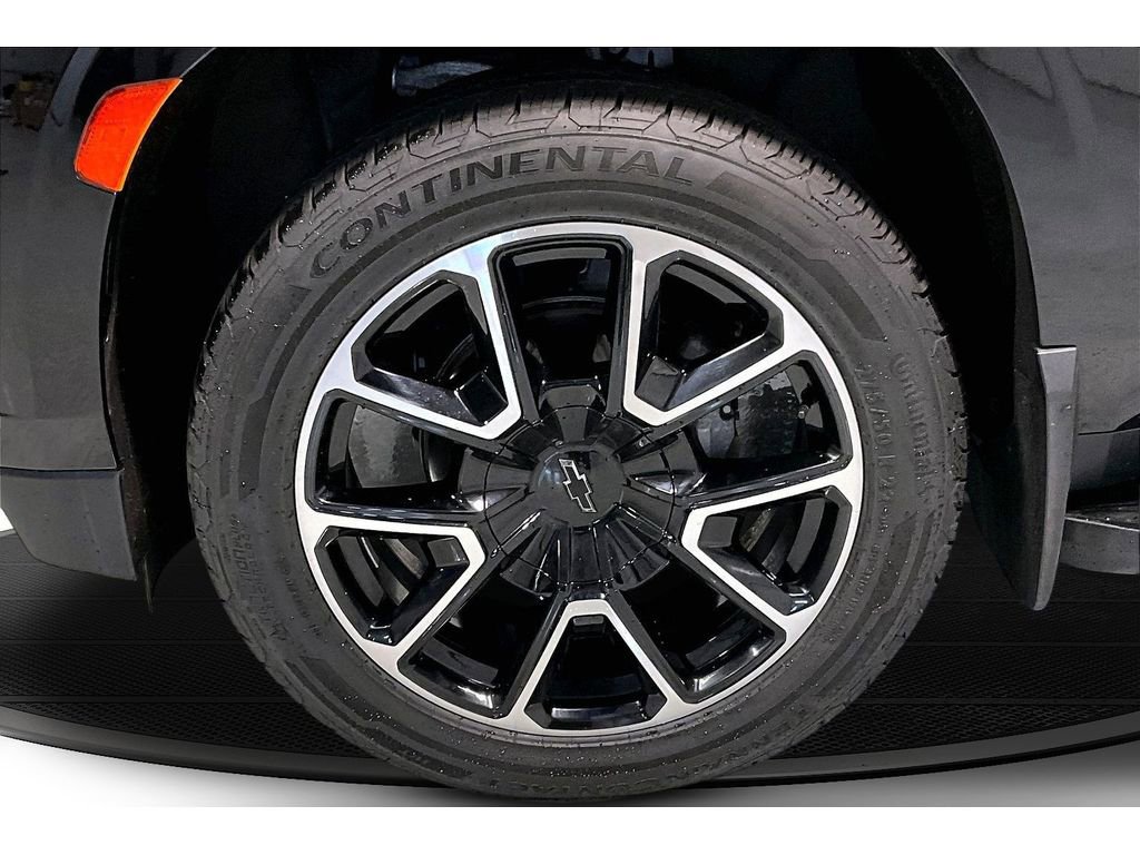 Used 2024 Chevrolet Suburban RST w/ Luxury Package AWD/4WD image 10